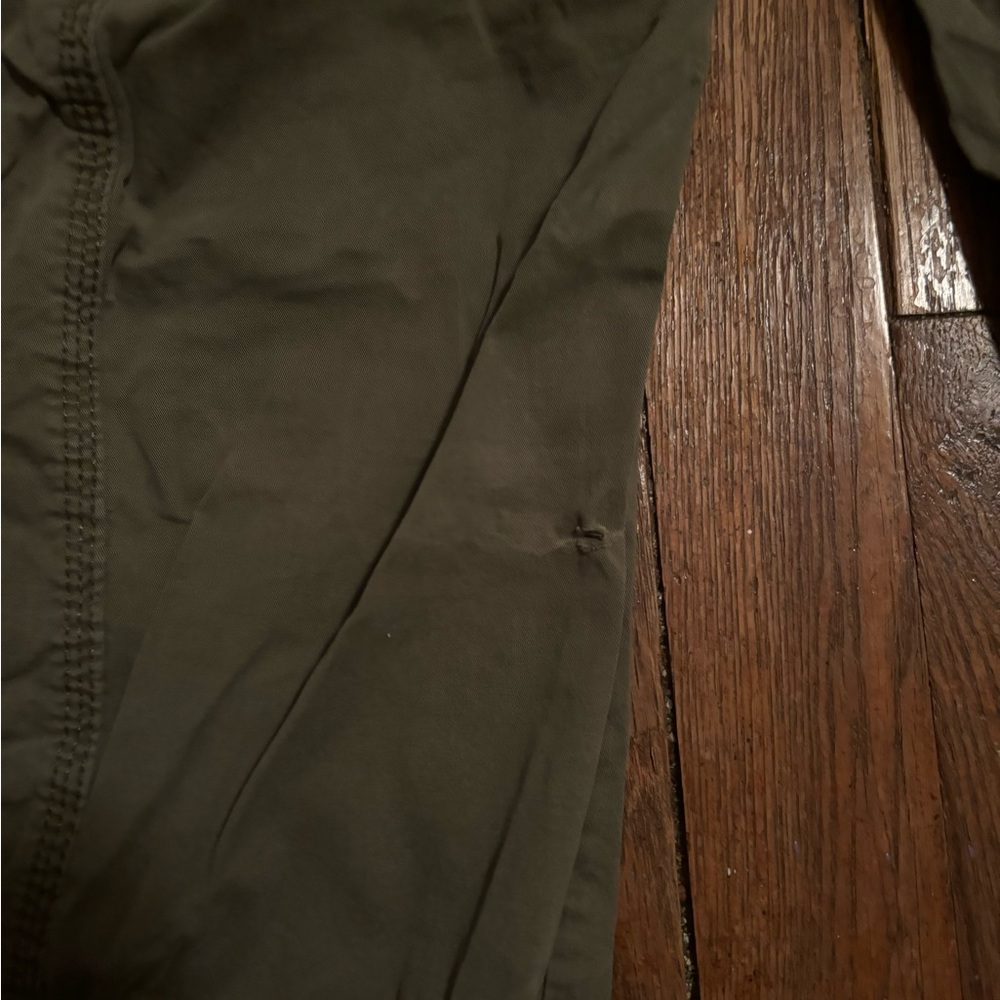 GARAGE DENIM
garage army green cargo pants
Women’s green cargo pants - Picture 4 of 4